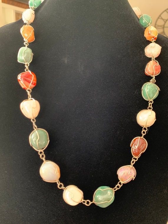 Gorgeous vintage polished stone necklace and brac… - image 3