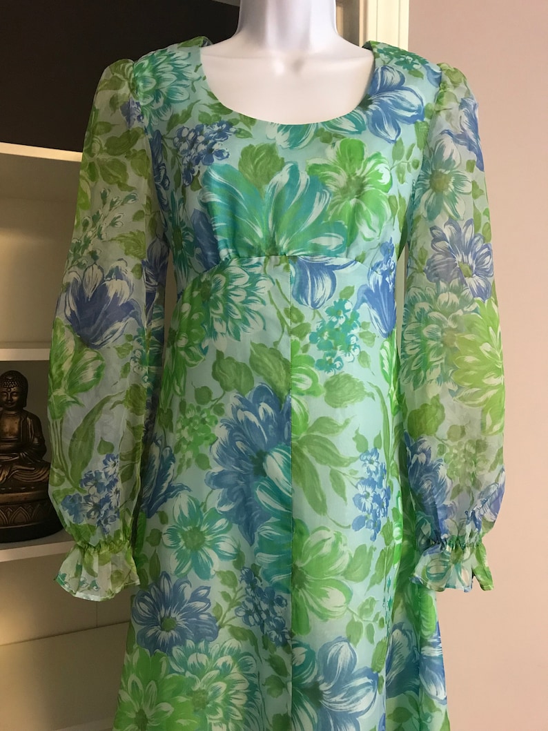 Long beautiful vintage 1970s handmade dress