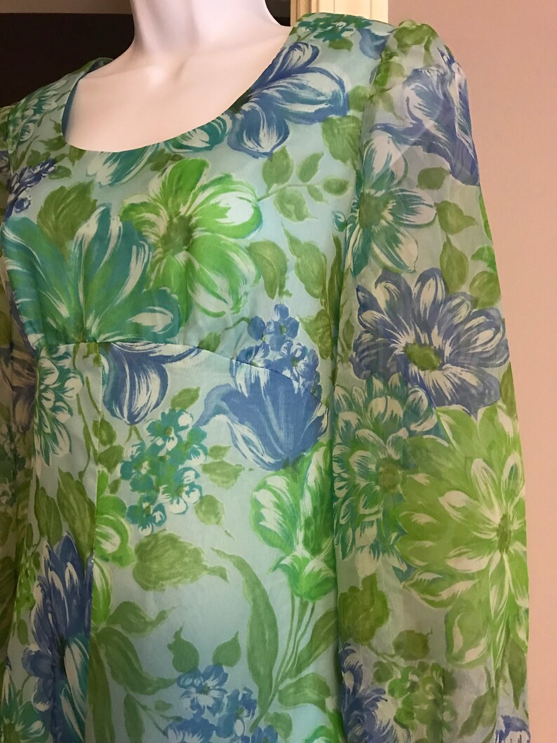 Long beautiful vintage 1970s handmade dress