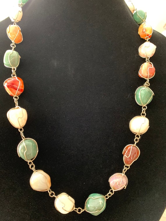 Gorgeous vintage polished stone necklace and brac… - image 1