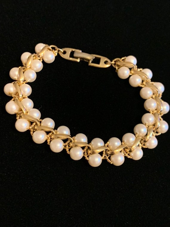 Vintage Elegant goldtone faux pearl bracelet by N… - image 1