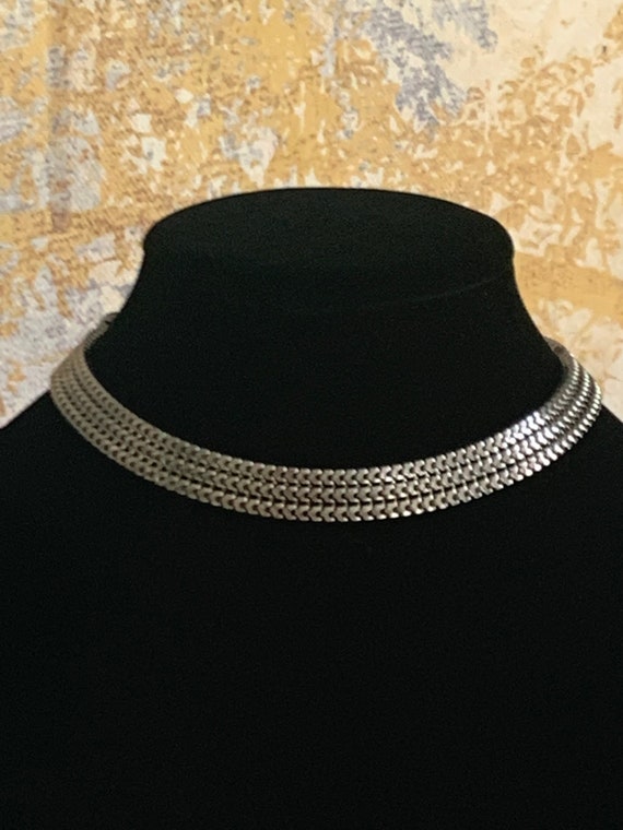 Beautiful vintage silver tone choker