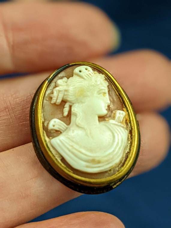 Antique CAMEO PIN Brooch ~ Brass Setting ~ Hand C… - image 7