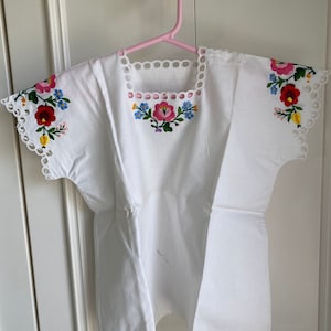 Girl's Mexican Embroidered Blouse NOS With Tag image 1