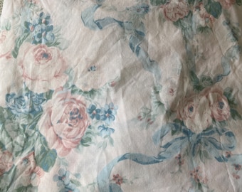 Full Size Fitted Sheet - Cabbage Roses And Ribbons