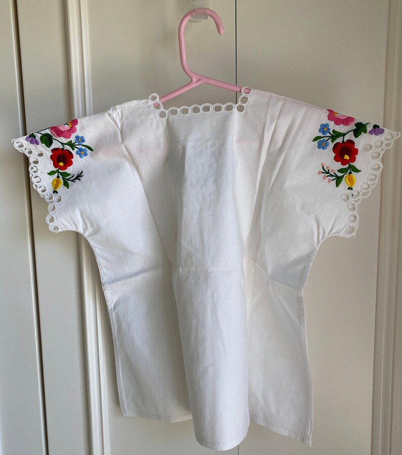 Girl's Mexican Embroidered Blouse NOS With Tag image 4