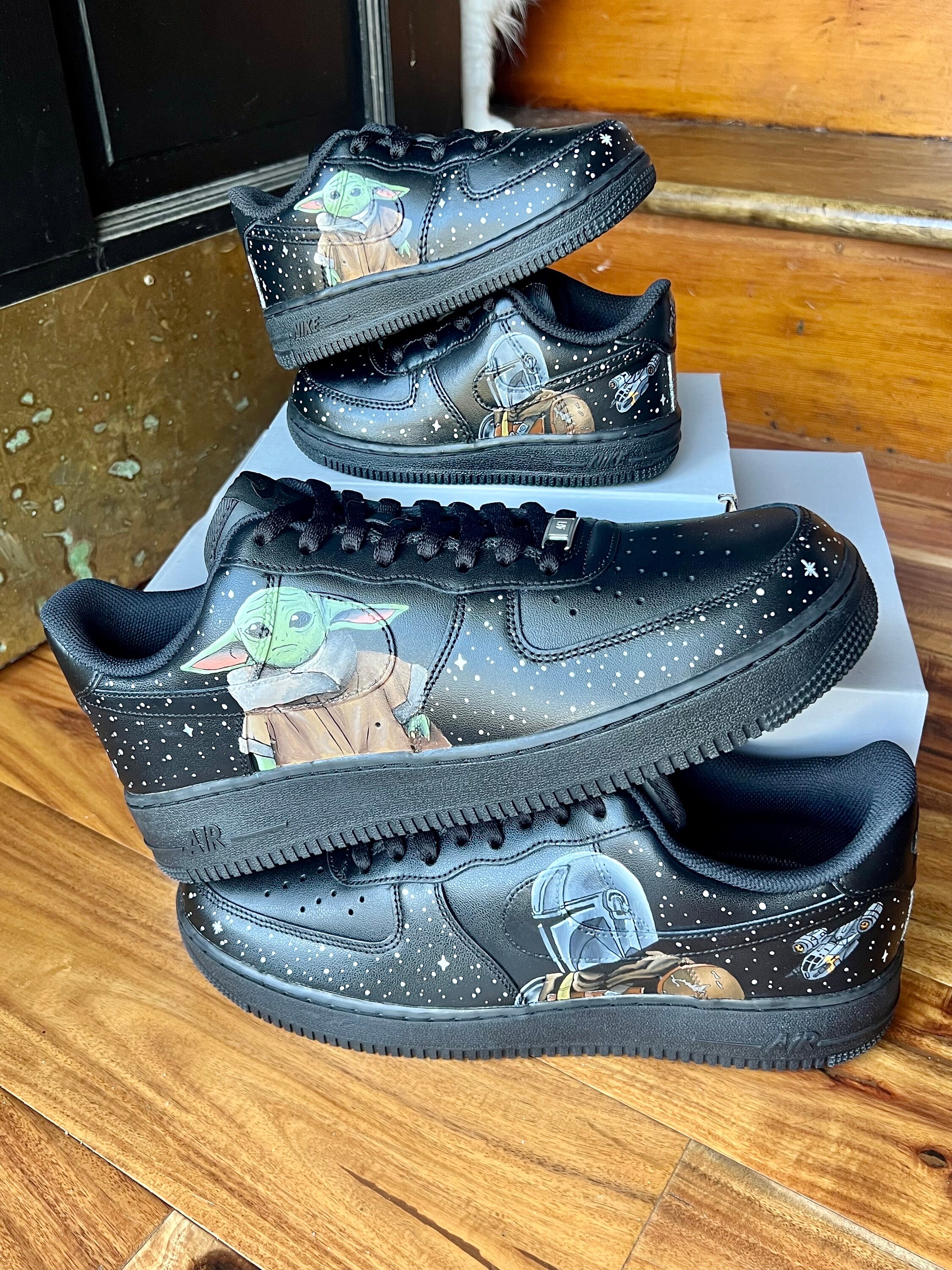 Nike Air Force 1 Mens Star Wars High Top Sneakers 13 Mandalorian Custom Painted Custom Mandalorian Hand-painted Nike Air Force 1 main image 4
