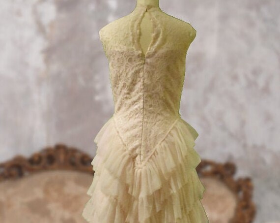 Dove vintage wedding dress