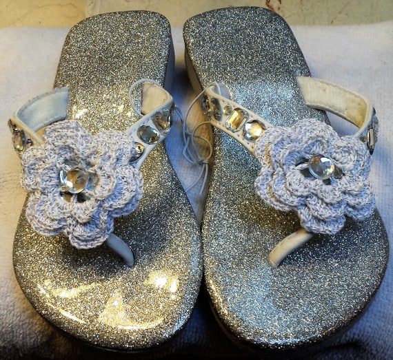 sparkly flip flop sandals