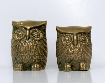 2 Vintage Brass Owls - Small Brass Animal Figurines - Small Owls - Brass Animal Sculpture - Mom & Baby Owl - Pair of Brass Bird Paperweights