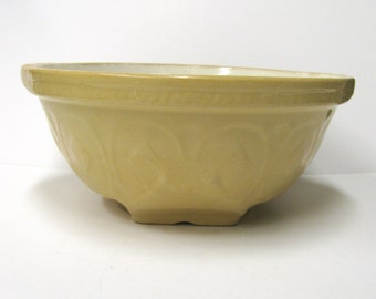 Vintage Gripstand Bowl - 9" Mixing Bowl - TG Green Ltd. Church Gresley Made in England 24 - Yellowware 1970s - Cane Bowl Yellow Pottery Bowl