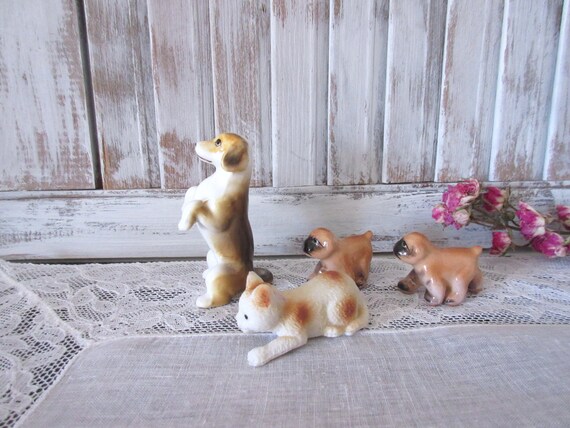 dog and cat figurines