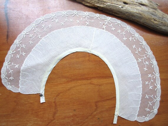 Antique Collar Vintage Collar Embroidered Beige