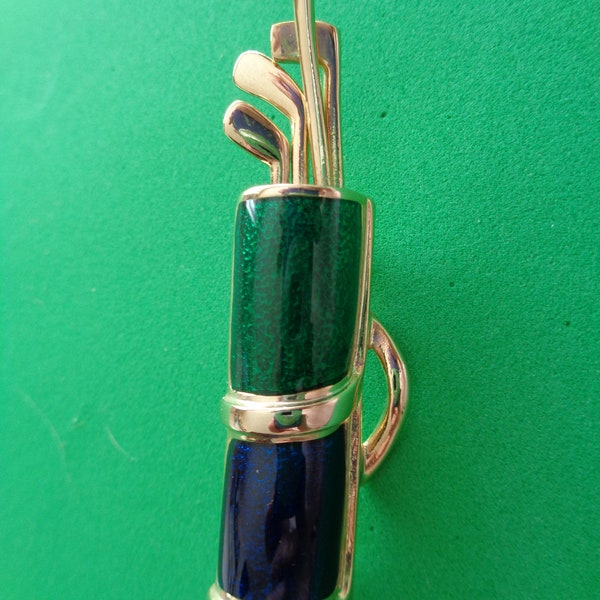 Fabulous Unsigned Goldtone Blue/Green Enamel Golf Bag and Clubs Brooch/Pin