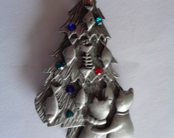 Silvertone/Multi Rhinestone Cats looking at Christmas Tree Brooch/Pin