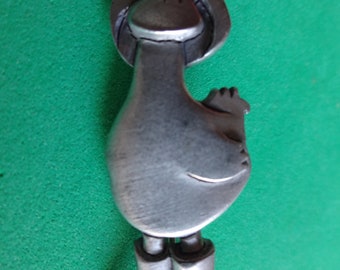 Fabulous Signed Mali Silvertone Duck wearing Rain Hat and Wellies Brooch/Pin