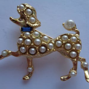 Vintage Signed Trifari Goldtone/Faux Pearl Poodle Brooch/Pin