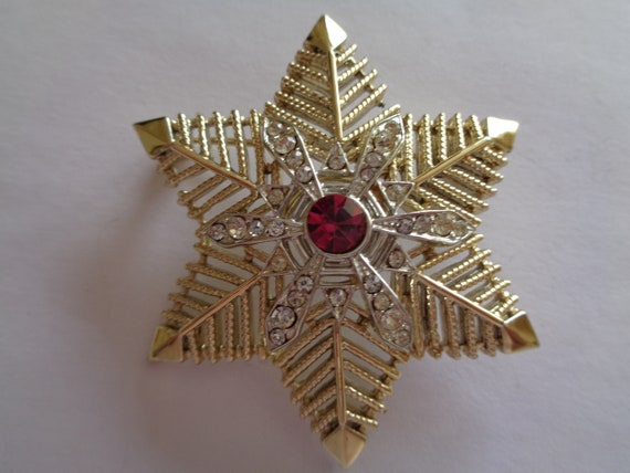 Vintage Signed Coro Goldtone/Silvertone Star Snow… - image 1