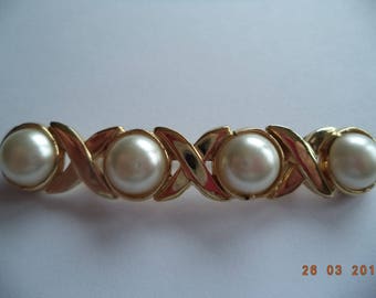 Vintage Unsigned Goldtone Faux Pearl Bar  Brooch/Pin