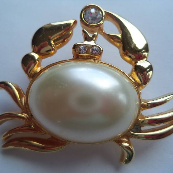 Vintage Unsigned Goldtone/Faux Pearl/AB Stone Crab Brooch/Pin