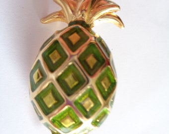 Vintage Signed Joan Rivers Goldtone/Green Pineapple Brooch/Pin