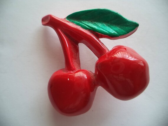 Vintage Unsigned Resin Cherries Brooch/Pin