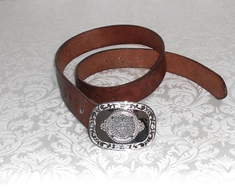 Vintage Brown Leather Tooled Western Belt & Silvertone Metal Buckle 42