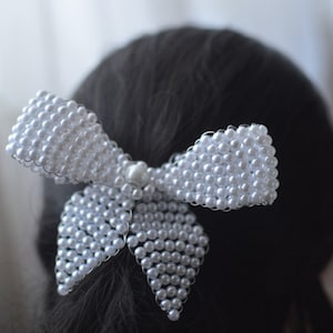 White Pearl Bow Tembleque