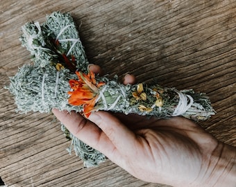 Prairie Sagewort and Wildflower Bundle for burning and cleansing | witchcraft alter spell work