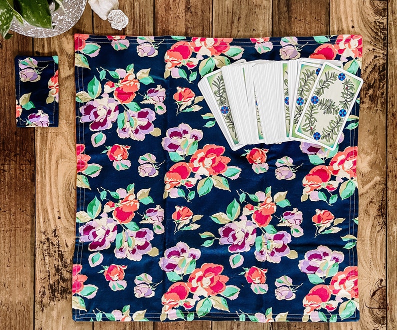 Tarot Deck Wrap and Reading Cloth Bold floral print tarot wrap tarot cloth image 2
