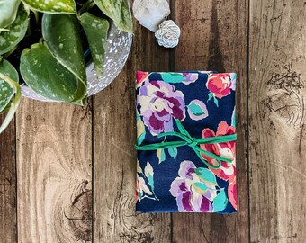 Tarot Deck Wrap and Reading Cloth "Bold" | floral print | tarot wrap | tarot cloth