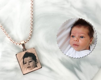 Engraved photo Necklace Personalized Necklace Personalized Jewelry Gifts for Her Gifts for Mom Memorial Gift Picture Necklace Christmas Gift