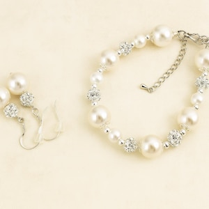 Ivory pearl bridesmaid jewellery set, pearl bracelet and earrings set, bridesmaid jewelry set, bridesmaid gift,wedding jewelry