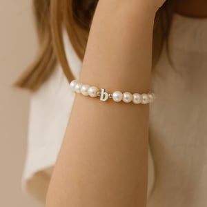Pulsera infantil con inicial en minúscula de plata y cordón elástico, regalo para niña de las flores, pulsera personalizada para niña de las flores, pulsera para bebé.