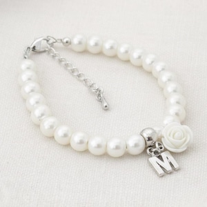 Pulsera de perlas personalizada para niña de las flores, dije con inicial, joyería de boda para niños