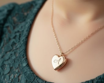 Gepersonaliseerde hartmedaillonketting | Cadeau bloemenmeisje | Gegraveerde aandenkensieraden | Huwelijkscadeau