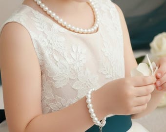 Set bloemenmeisjes armbanden en ketting | Parelsieraden | Aandenkencadeau | Trouwsieraden | Klassiek
