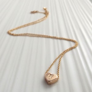 Cadeau fille de fleur, collier initiales pour enfants, collier pour tout-petit personnalisé, bijoux pour enfants, collier fille, collier coeurs pour enfants, cadeaux pour enfants image 4