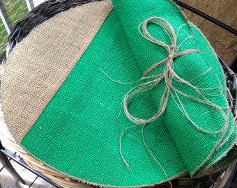 natural/green round placemats