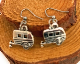 Retro camper silver earrings - Happy Camper earrings - Perfect gift - Fun camper earrings - Travel Trailer Vintage Camper earrings