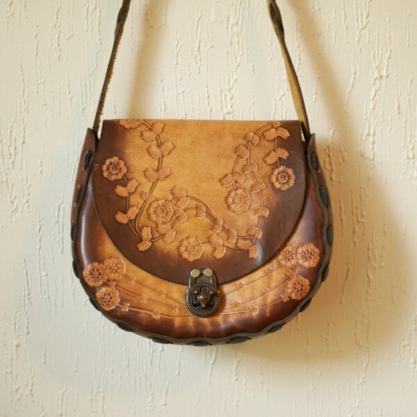 Large Vintage 1970's Tooled Leather Purse / Locking Leather Bag