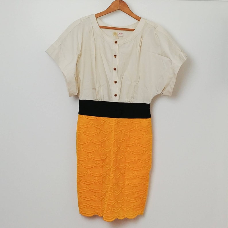 FREE SHIPPING Vintage inspired dress, size 10 beautiful golden yellow pencil skirt w/off white bloused top image 2
