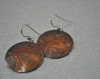 Round Copper dangling earrings, etched metal earrings, rustic earrings, artisan earrings