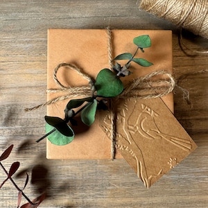 Embossed Holiday Gift Tags - 25 Paper Tags Snow Bird