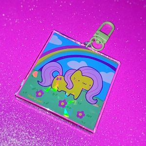 Flutter Kitty holographic keychain!!