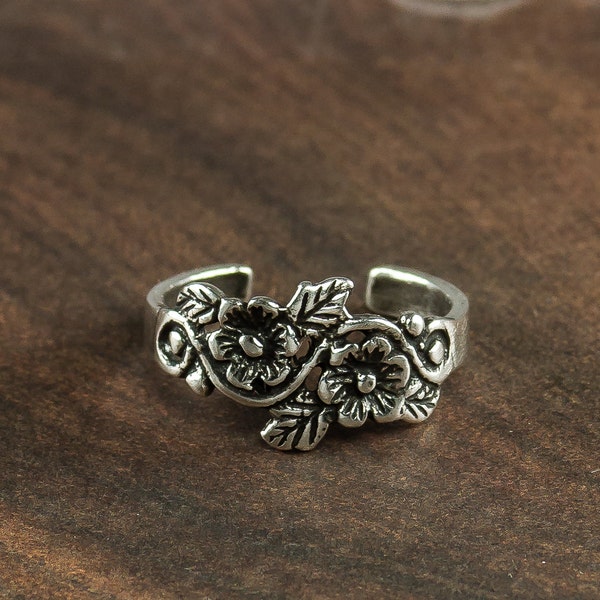 Botanical Flower : 925 Sterling Silver  Adjustable Toe Ring