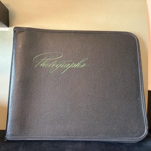 Vintage unbenutztes schwarzes Papier Foto &quot;&quot;Fotografien&quot;&quot; Album Reißverschluss Portfolio - Antike Fotografien