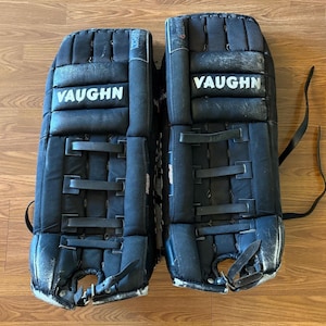Vintage Hockey Goalie Pads Vaughn Black Leather & Canvas VPG950 32" - Made in Canada - Retro Hockey Equipment