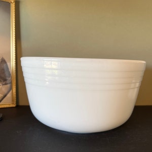 Vintage Pyrex Casserole Mixing Bowl