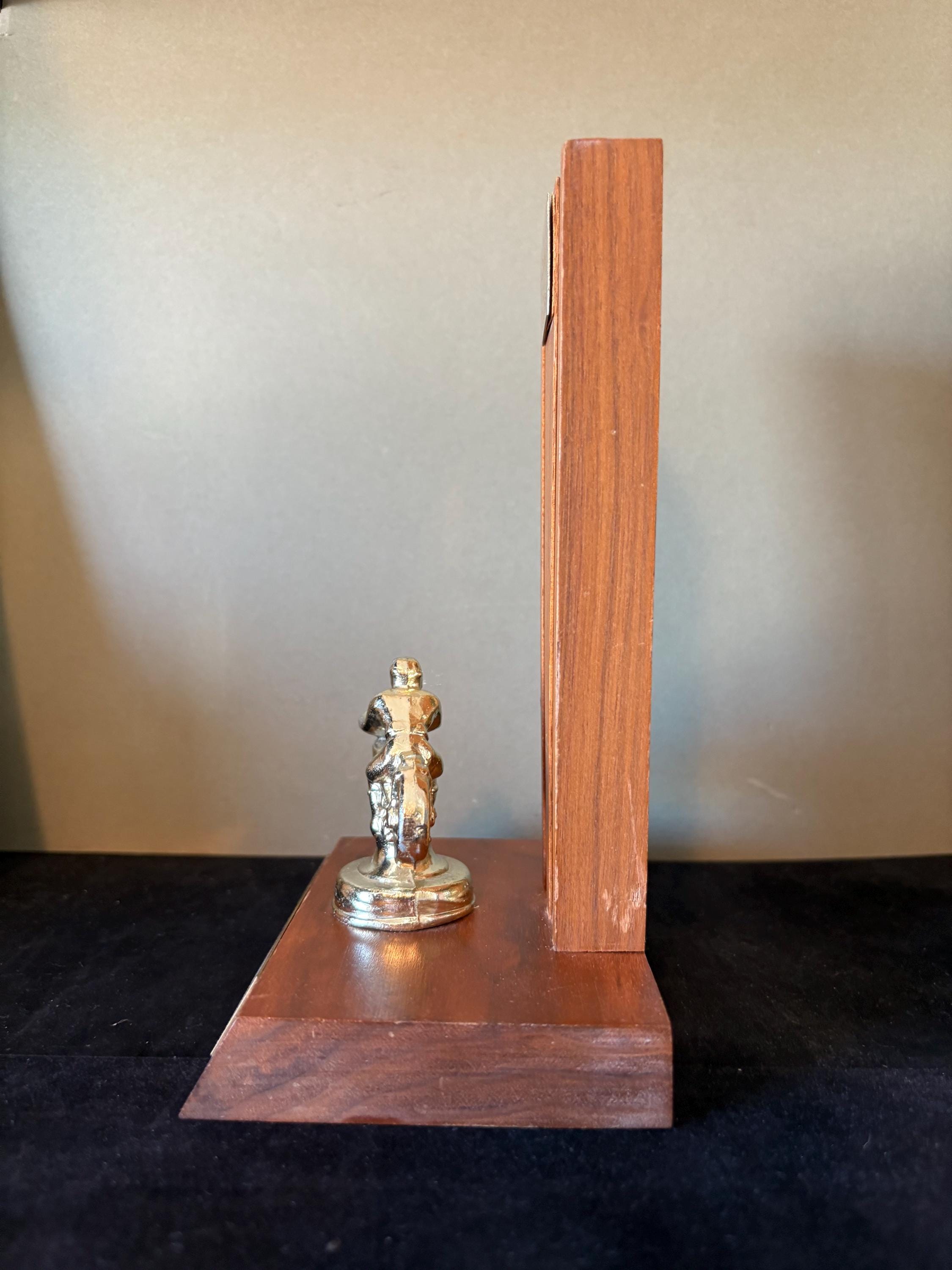 DUNLOP レーシングタイヤ オブジェ Vintage Motorcycle Racing Trophy: 1962 Dunlop Tires, Harley Figure